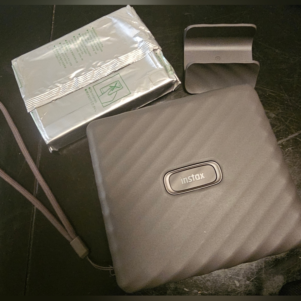 Fujifilm INSTAX Link Wide Smartphone Printer Bundle with Film